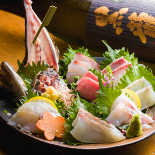 名物！刺し盛りコース（6品）